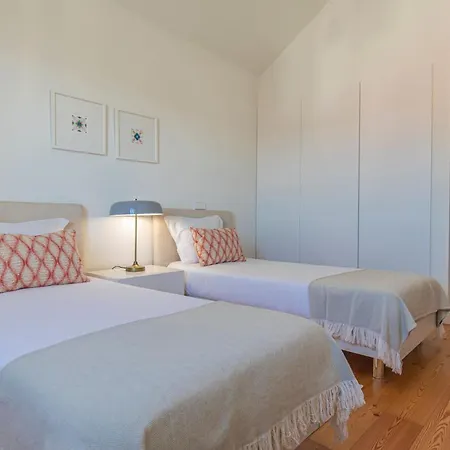 Views By Innkeeper Lissabon